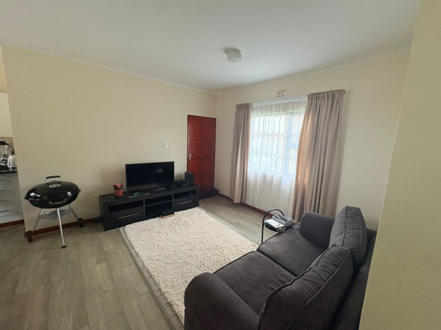 2 Bedroom Property for Sale in Cove Rock Eastern Cape